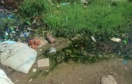 मार्लेगाव ता उमरखेड येथे ग्रामपंचायत उपसरपंच रामेश्वर शिंदे यांनी खतली स्वतः नाली